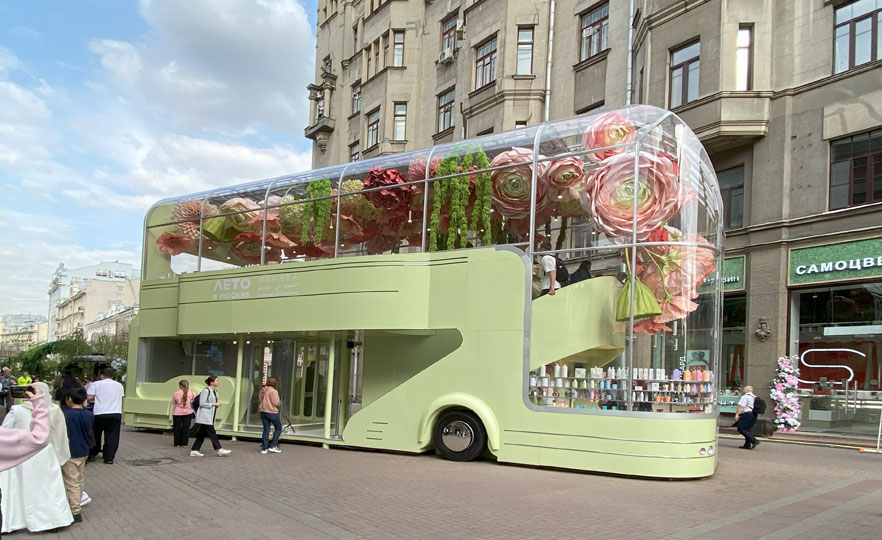 На Арбате появится «Автобус красоты» и павильон «Самовар»